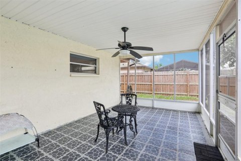 House in Port Richey, Florida 3 bedrooms, 137.03 sq.m. № 1817564 - photo 24