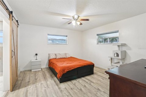 House in Port Richey, Florida 3 bedrooms, 137.03 sq.m. № 1817564 - photo 21
