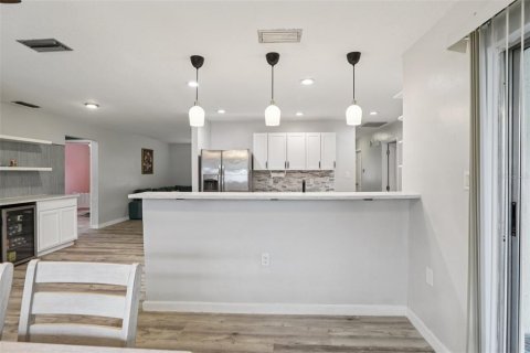 House in Port Richey, Florida 3 bedrooms, 137.03 sq.m. № 1817564 - photo 15