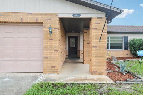 House in Port Richey, Florida 3 bedrooms, 137.03 sq.m. № 1817564 - photo 30
