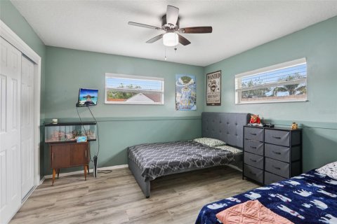 House in Port Richey, Florida 3 bedrooms, 137.03 sq.m. № 1817564 - photo 18