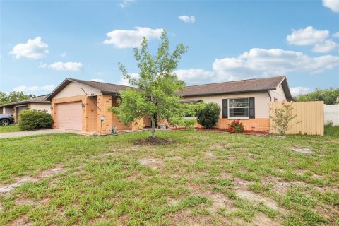 House in Port Richey, Florida 3 bedrooms, 137.03 sq.m. № 1817564 - photo 5