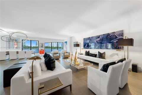 Condo in Miami Beach, Florida, 4 bedrooms  № 1855072 - photo 4