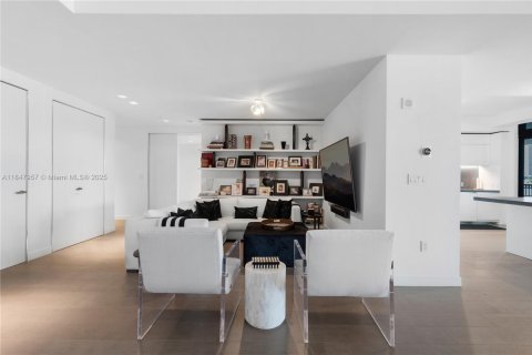 Condo in Miami Beach, Florida, 4 bedrooms  № 1855072 - photo 19