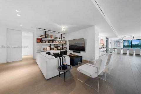 Condo in Miami Beach, Florida, 4 bedrooms  № 1855072 - photo 18
