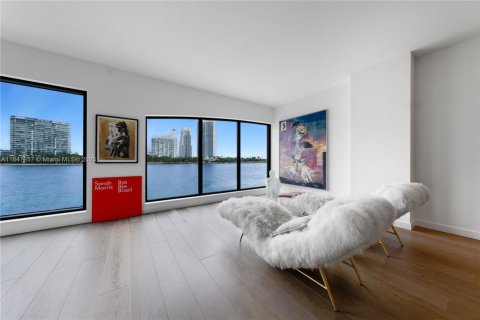 Condo in Miami Beach, Florida, 4 bedrooms  № 1855072 - photo 10