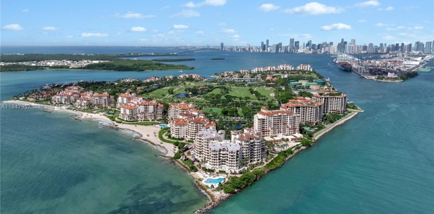 Condo in Miami Beach, Florida, 4 bedrooms  № 1855072