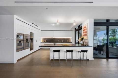 Condo in Miami Beach, Florida, 4 bedrooms  № 1855072 - photo 13