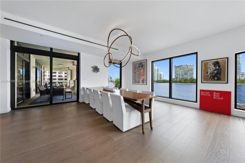 Condo in Miami Beach, Florida, 4 bedrooms  № 1855072 - photo 12