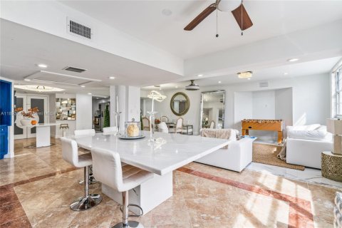 Copropriété à vendre à Miami, Floride: 3 chambres, 258.55 m2 № 1946482 - photo 15
