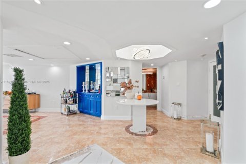 Copropriété à vendre à Miami, Floride: 3 chambres, 258.55 m2 № 1946482 - photo 13