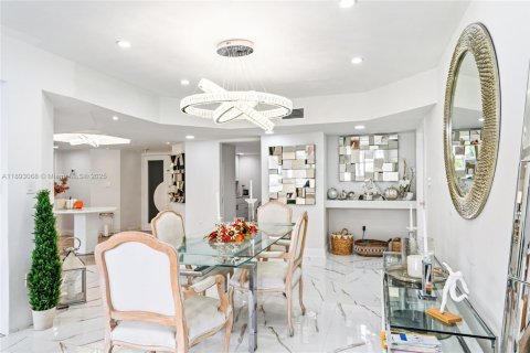 Copropriété à vendre à Miami, Floride: 3 chambres, 258.55 m2 № 1946482 - photo 25