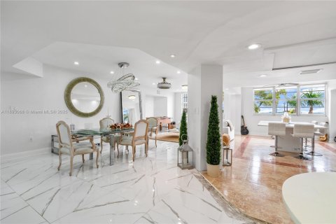 Copropriété à vendre à Miami, Floride: 3 chambres, 258.55 m2 № 1946482 - photo 4