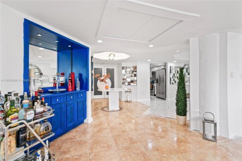 Copropriété à vendre à Miami, Floride: 3 chambres, 258.55 m2 № 1946482 - photo 9