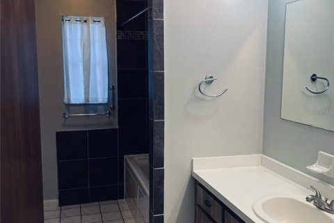Villa ou maison à louer à Zephyrhills, Floride: 2 chambres, 101.45 m2 № 2229749 - photo 18