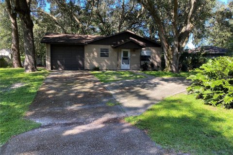 Villa ou maison à louer à Zephyrhills, Floride: 2 chambres, 101.45 m2 № 2229749 - photo 3