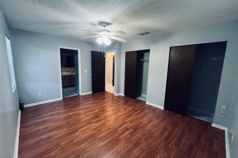 Villa ou maison à louer à Zephyrhills, Floride: 2 chambres, 101.45 m2 № 2229749 - photo 28