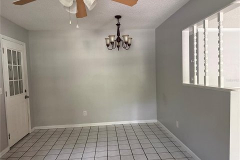 Villa ou maison à louer à Zephyrhills, Floride: 2 chambres, 101.45 m2 № 2229749 - photo 12