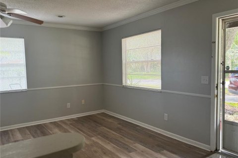 Villa ou maison à louer à Zephyrhills, Floride: 2 chambres, 101.45 m2 № 2229749 - photo 15