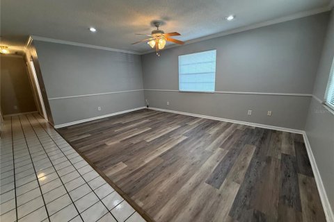 Villa ou maison à louer à Zephyrhills, Floride: 2 chambres, 101.45 m2 № 2229749 - photo 16