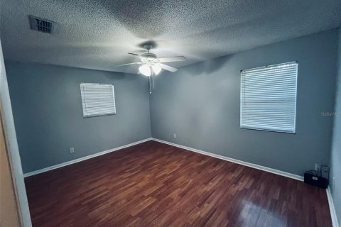 Villa ou maison à louer à Zephyrhills, Floride: 2 chambres, 101.45 m2 № 2229749 - photo 25