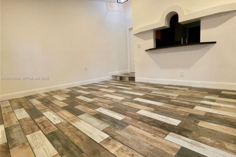 Townhouse in Pembroke Pines, Florida 2 bedrooms, 90.67 sq.m. № 2066838 - photo 3