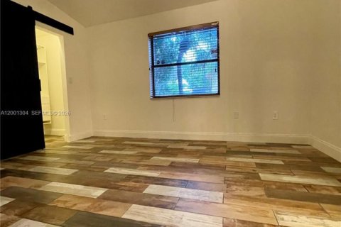 Townhouse in Pembroke Pines, Florida 2 bedrooms, 90.67 sq.m. № 2066838 - photo 9