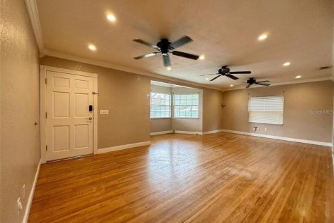 Apartment in Winter Haven, Florida 3 bedrooms, 137.87 sq.m. № 2196035 - photo 5