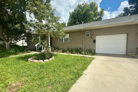 Apartment in Winter Haven, Florida 3 bedrooms, 137.87 sq.m. № 2196035 - photo 4