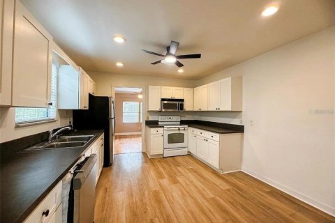 Apartment in Winter Haven, Florida 3 bedrooms, 137.87 sq.m. № 2196035 - photo 7