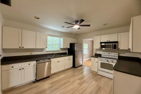 Apartment in Winter Haven, Florida 3 bedrooms, 137.87 sq.m. № 2196035 - photo 8