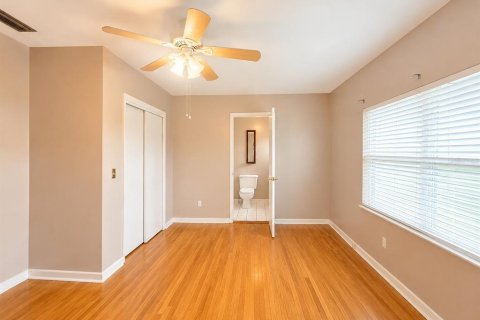Apartment in Winter Haven, Florida 3 bedrooms, 137.87 sq.m. № 2196035 - photo 15