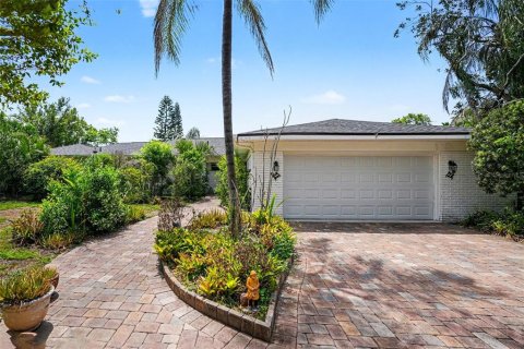 House in Tampa, Florida 3 bedrooms, 265.33 sq.m. № 2116115 - photo 4