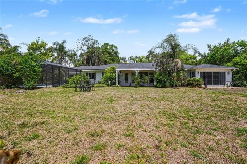 House in Tampa, Florida 3 bedrooms, 265.33 sq.m. № 2116115 - photo 25