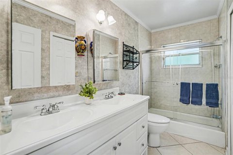 House in Tampa, Florida 3 bedrooms, 265.33 sq.m. № 2116115 - photo 20