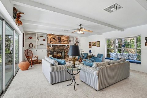 House in Tampa, Florida 3 bedrooms, 265.33 sq.m. № 2116115 - photo 8