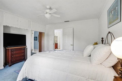 House in Tampa, Florida 3 bedrooms, 265.33 sq.m. № 2116115 - photo 18