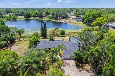 House in Tampa, Florida 3 bedrooms, 265.33 sq.m. № 2116115