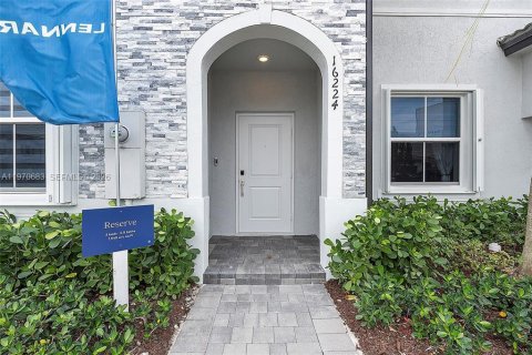 Adosado en venta en Homestead, Florida, 3 dormitorios, 143.53 m2 № 2031347 - foto 3