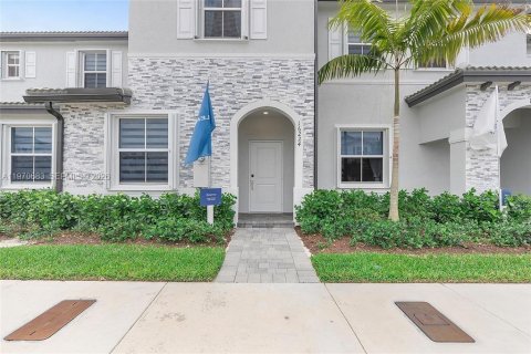 Adosado en venta en Homestead, Florida, 3 dormitorios, 143.53 m2 № 2031347 - foto 2
