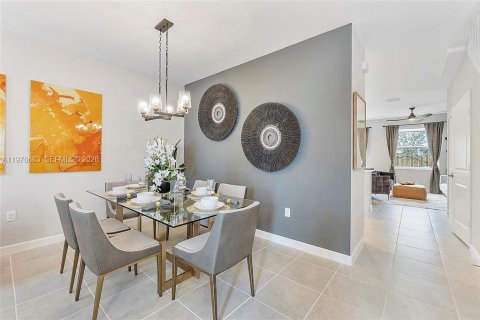 Adosado en venta en Homestead, Florida, 3 dormitorios, 143.53 m2 № 2031347 - foto 9