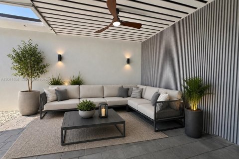 Adosado en Miami, Florida 2 dormitorios, 159.7 m2 № 2076122