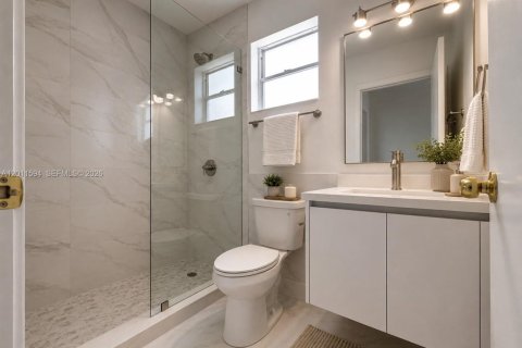 Adosado en alquiler en Miami, Florida, 2 dormitorios, 159.7 m2 № 2076122 - foto 5