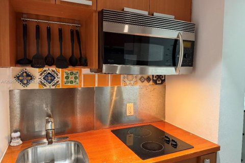 Copropriété à louer à Miami Beach, Floride: 50.17 m2 № 2243309 - photo 7
