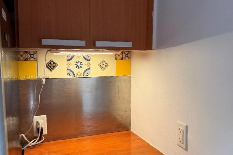 Copropriété à louer à Miami Beach, Floride: 50.17 m2 № 2243309 - photo 6