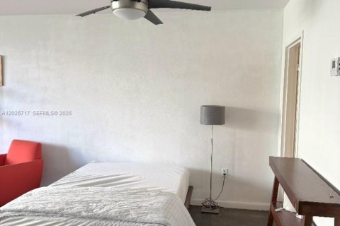 Copropriété à louer à Miami Beach, Floride: 50.17 m2 № 2243309 - photo 11