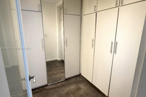 Copropriété à louer à Miami Beach, Floride: 50.17 m2 № 2243309 - photo 14