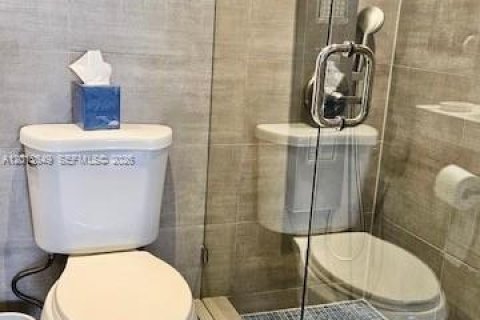 Снять в аренду кондоминиум в Холливуд, Флорида 1 спальня, 81.2м2, № 2145706 - фото 8