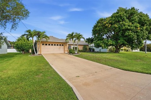 Casa en venta en Cape Coral, Florida, 3 dormitorios, 134.89 m2 № 2113608 - foto 29
