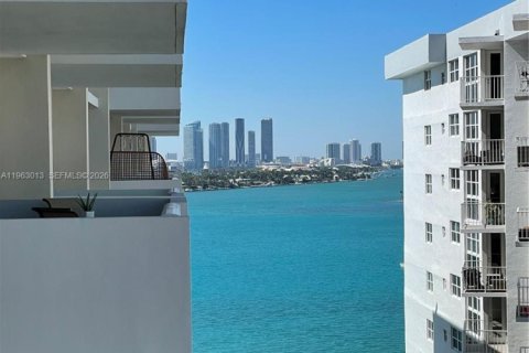 Кондоминиум с 1 спальней в Майами-Бич, Флорида № 2023870